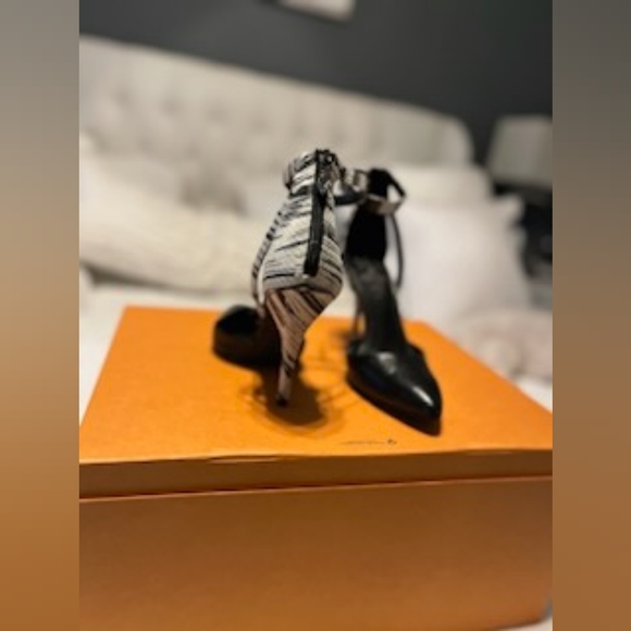 Fergie Size 8.5 Black/zebra print Pumps - Picture 4 of 5